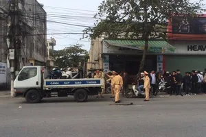 Xe cẩu va chạm khiến nữ sinh tử vong rồi bỏ chạy