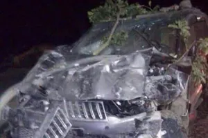 Giám đốc lái ô tô đâm hai người tử vong