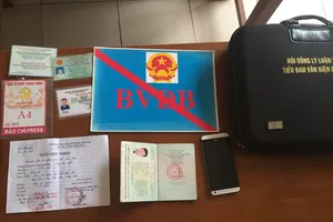 Đối tượng vi phạm luật giao thông giả danh phóng viên