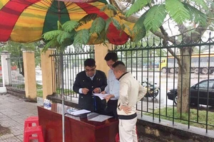 Dẹp “loạn” thị trường khách đường bộ Trung Quốc