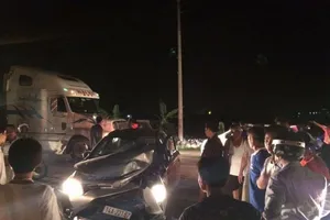 Tên trộm taxi tông vào cột điện vì ngáo đá