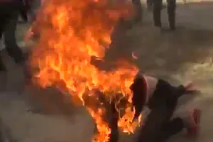 Hải Phòng: 1 người đàn ông tự thiêu trên phố