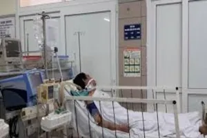 7 người ngộ độc do uống nhầm rượu ngâm thuốc bóp chân