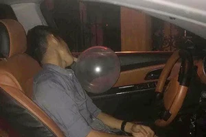 Tìm được người nghi phê ma túy tông hàng loạt xe máy