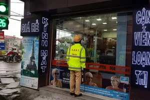 Hình ảnh dễ thương của Công an Hải Phòng ở 'chảo lửa'