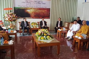 UB Trung ương MTTQ Việt Nam chúc mừng lễ Phục sinh