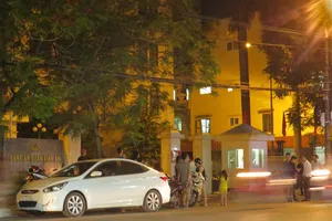 Đột kích vũ trường Gossip, hàng trăm khách bị tạm giữ