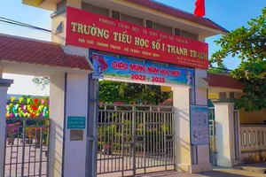 Quảng Bình: 1 học sinh tiểu học ngã từ tầng 2, gãy cả 2 tay
