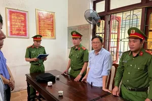 Chủ tịch xã bị bắt, dân vui mừng viết 'tâm thư' cảm ơn