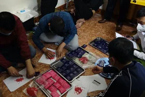 Giấu hơn 12.000 viên ma tuý ở nhà thì bị công an kiểm tra