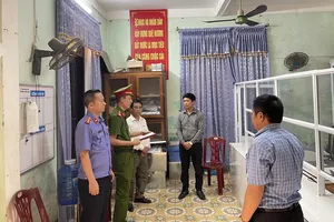 Cán bộ tư pháp phường nhận hối lộ hơn 100 triệu đồng của dân