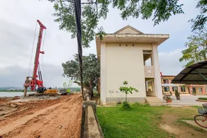 Thi công cao tốc Bắc-Nam: Nhiều công trình xã hội chưa được di dời