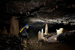 Phát hiện 22 hang động mới dài gần 12km ở Quảng Bình