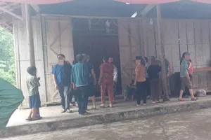 Đi làm ở rừng keo, 2 vợ chồng bị sét đánh thương tâm