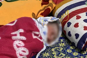 Bé sơ sinh còn nguyên dây rốn bị bỏ rơi ở Quảng Bình