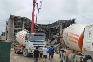 Sập giàn giáo công trình Trung tâm Văn hoá ở Quảng Bình