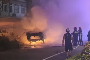 Kiểm tra nồng độ cồn và ma tuý 6 người trong vụ tai nạn xe Mercedes