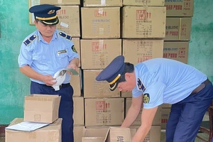 Bắt xe ô tô tải chở hơn 1.000 sản phẩm đèn led nhập lậu từ Trung Quốc