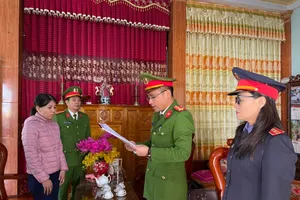 Nữ cửa hàng trưởng tham ô gần 1 tỉ đồng của công ty