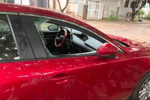 Nhóm thanh niên nghiện game đập hàng loạt kính xe ô tô để trộm tài sản