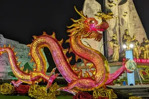 Chiêm ngưỡng cặp linh vật rồng "song long chầu ngọc' ở Quảng Bình