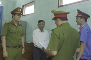 Một nguyên chủ tịch xã ở Quảng Bình bị bắt
