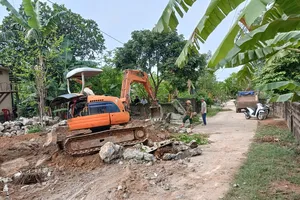 Hàng chục hộ dân ở Quảng Bình hiến đất mở rộng đường giao thông