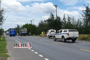 1 người đàn ông tử vong trong cabin xe tải đậu bên đường