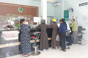 Người phụ nữ suýt chuyển hơn 90 triệu đồng tiền tiết kiệm cho kẻ lừa đảo