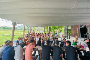 Nhiều người tình nguyện đến Hải Phòng, Quảng Ninh hỗ trợ bà con khắc phục bão số 3