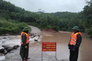 Bão số 4 đang trên vùng biển ven bờ từ Quảng Bình đến Thừa Thiên Huế
