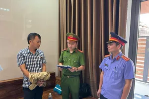 Làm giả hồ sơ xin cấp đất, nguyên chủ tịch xã và cán bộ địa chính bị bắt