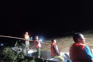 Tìm thấy thi thể người đàn ông lao ra dòng lũ cứu học sinh ở Quảng Bình