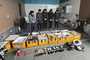 Lừa gần 8 tỉ đồng bằng chiêu bán iPhone dỏm qua mạng