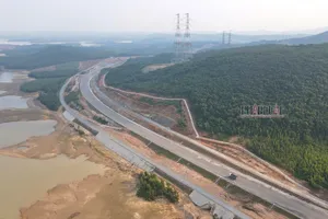 Hình ảnh cao tốc Bắc - Nam đoạn đi qua Quảng Bình trước ngày thông xe