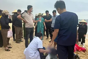 Ôm can nhựa bơi từ nơi neo tàu vào bờ, một ngư dân tử vong