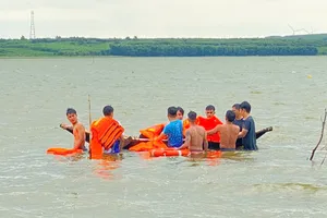 Đánh bắt cá bị lật thuyền, 1 người ở Quảng Trị bị đuối nước