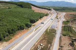 Thông xe tuyến cao tốc Vũng Áng - Bùng dài hơn 55km