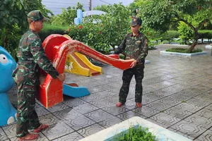 Học sinh ở Quảng Trị nghỉ học để tránh bão số 10