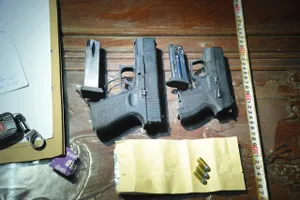 Bắt giữ 2 người tàng trữ 14kg ma túy cùng 2 khẩu súng ở Quảng Trị