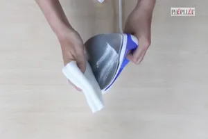 4 cách làm sạch bàn ủi dễ không ngờ