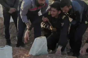 Đau đớn người cha Syria mất con và gia đình 25 người