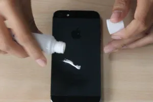 Công dụng không ngờ từ kem đánh răng và bàn chải