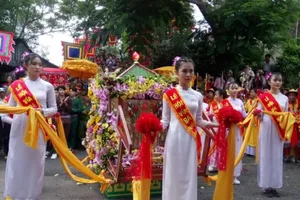 Clip: Ngàn người dự lễ rước tượng Bà Chúa xứ núi Sam