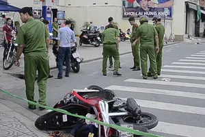 Clip: Hiện trường vụ hai thanh niên đâm chém như phim