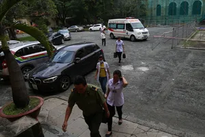 Vụ VN Pharma: Bị bắt tại tòa, bị cáo Hùng xỉu vì sốc