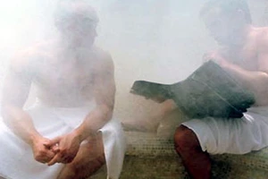 Nghiện xông hơi coi chừng bị vô sinh