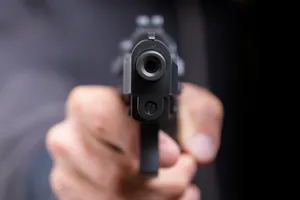 Người đàn ông giết chết giáo viên và học sinh sau đó nhảy lầu tự vẫn