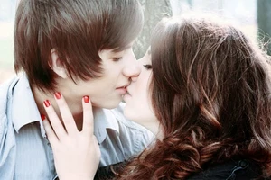 Xuất hiện tình địch, ứng xử sao cho khôn?