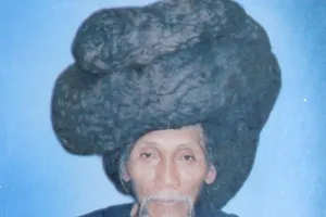 Mái tóc dài 6,8 m của người quá cố được hỏi mua giá 50 triệu